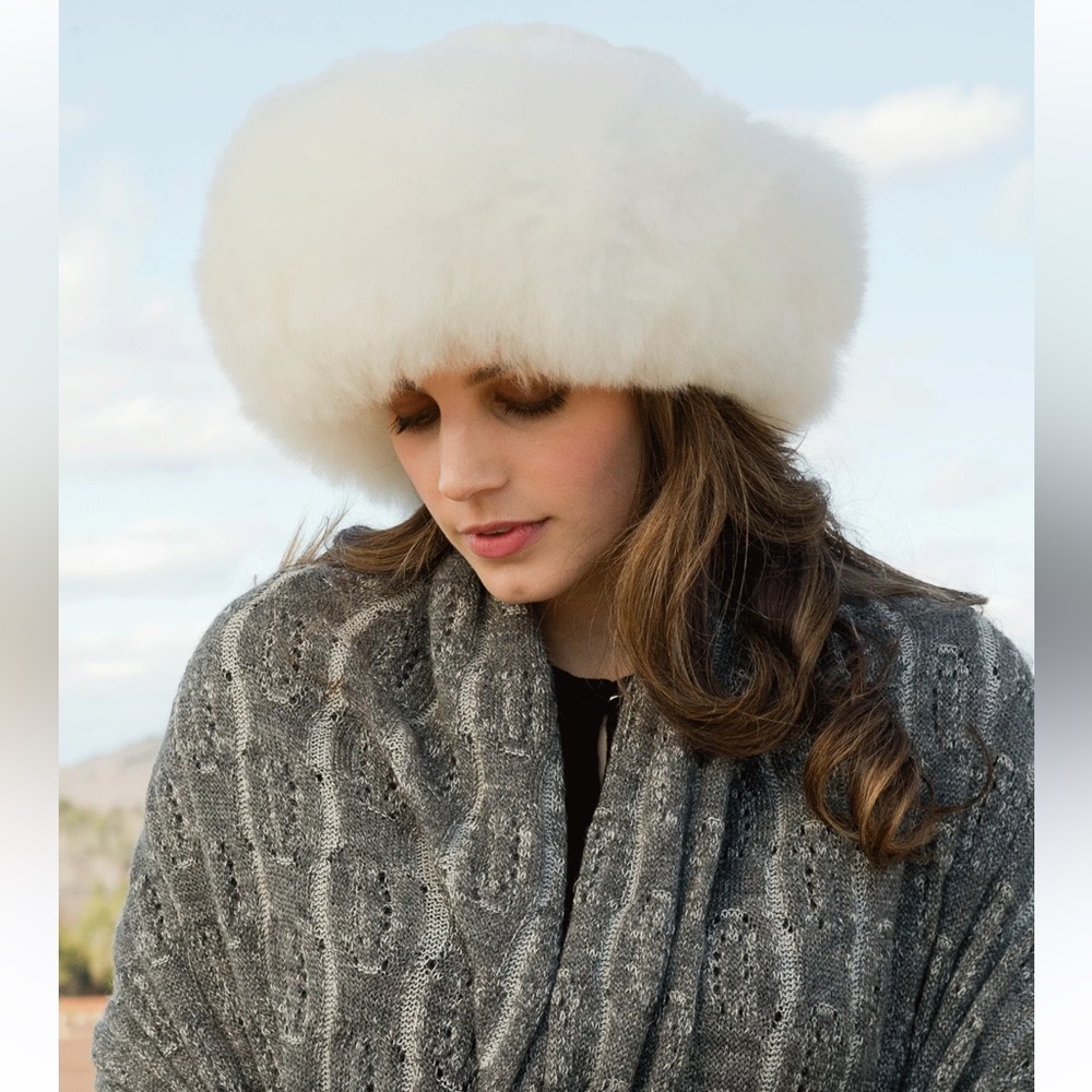 Peruvian Connection White Fuzzy Pillbox Fur Hat